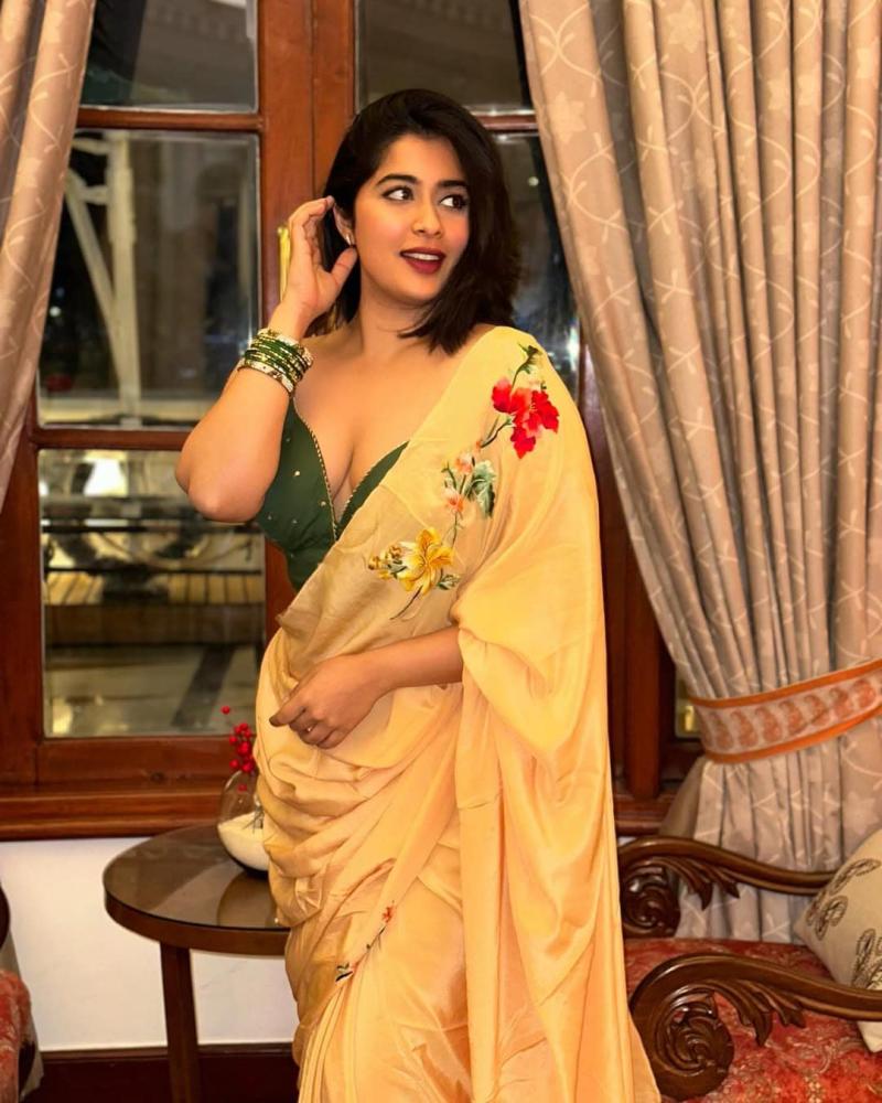 nikita-sharma-hot-photos